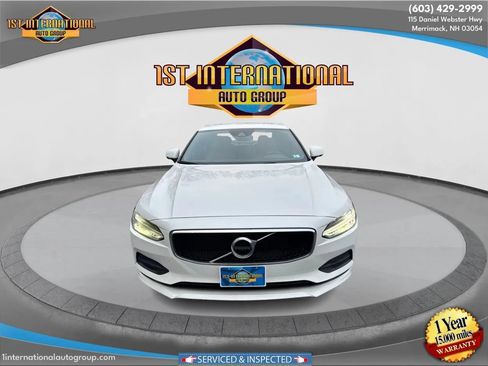 Used 2019 Volvo S90 T6 Momentum image 3