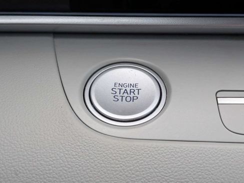 Used 2025 Hyundai Elantra Limited FWD image 27