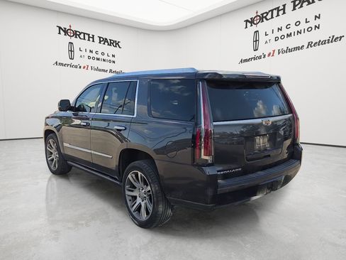 Used 2016 Cadillac Escalade Premium AWD/4WD image 3