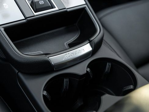 Certified 2026 Porsche Macan AWD/4WD image 28