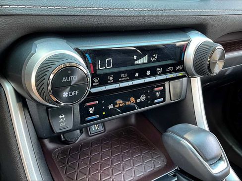 Used 2024 Toyota RAV4 Limited image 35