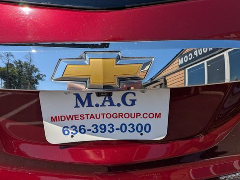 Used 2015 Chevrolet Traverse LT FWD image 11