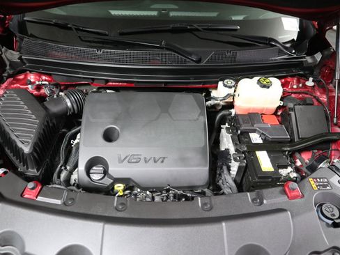 Used 2023 Chevrolet Traverse LT FWD image 13