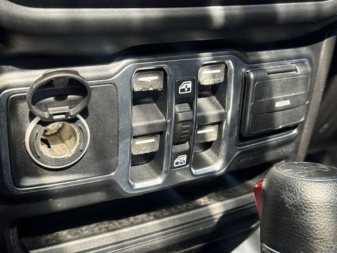 Used 2020 Jeep Wrangler Unlimited Sport S AWD/4WD image 28