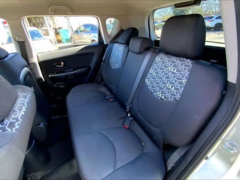 Used 2011 Kia Soul + image 18
