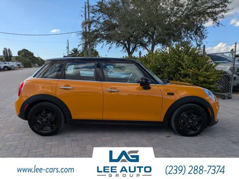 Used 2016 MINI Cooper 4-Door Hardtop image 2