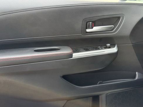 Used 2025 Toyota Sienna XSE FWD image 27
