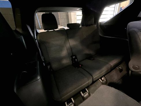 Used 2024 Chevrolet Traverse LT w/ Midnight/Sport Edition FWD image 17