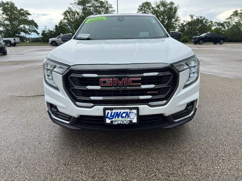 Used 2023 GMC Terrain AT4 w/ Tech Package AWD/4WD image 7