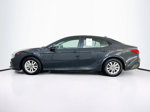 Used 2025 Toyota Camry LE image 4