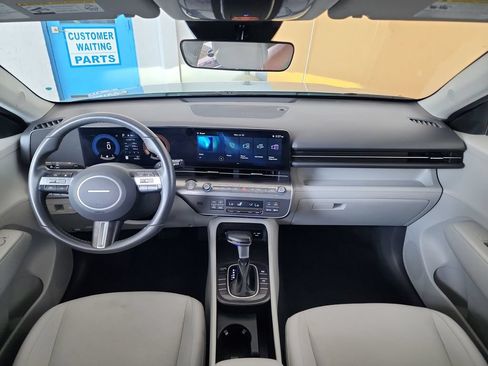 Used 2025 Hyundai Kona SEL FWD image 17