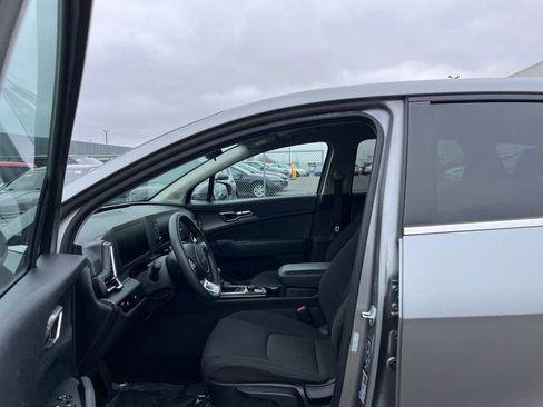 Used 2025 Kia Sportage LX image 25