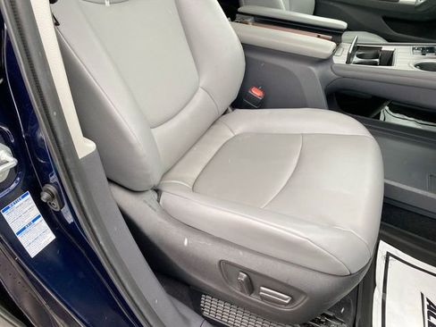 Used 2022 Toyota Sienna XLE w/ XLE Plus Package image 27