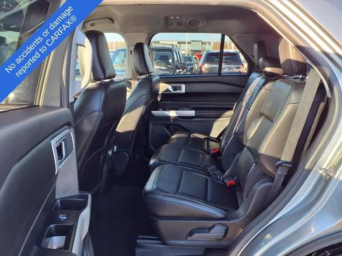 Used 2022 Ford Explorer XLT w/ Equipment Group 202A image 12