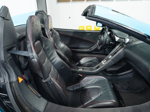Used 2016 McLaren 650S Spider image 27