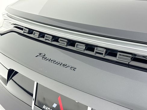 Certified 2023 Porsche Panamera Platinum Edition image 37