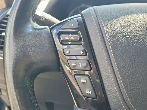 Used 2021 Nissan Armada Platinum w/ Captain's Chairs Package RWD image 33