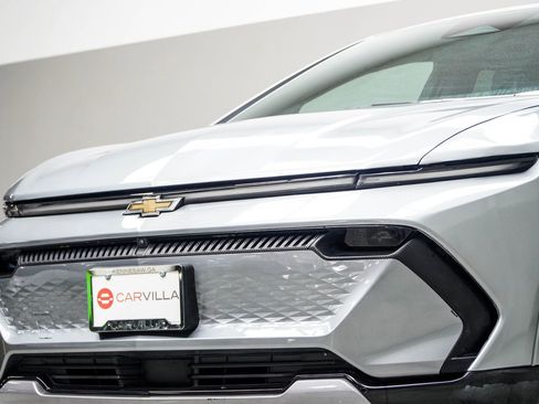 Used 2025 Chevrolet Equinox EV LT w/ LPO, All-Weather Mat Package image 2