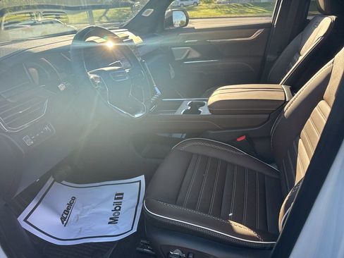 New 2026 GMC Acadia Denali Ultimate AWD/4WD image 19