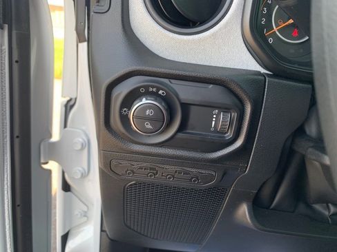 New 2025 Jeep Gladiator Sport image 15