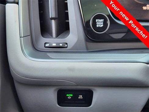 Used 2024 Porsche Cayenne image 18