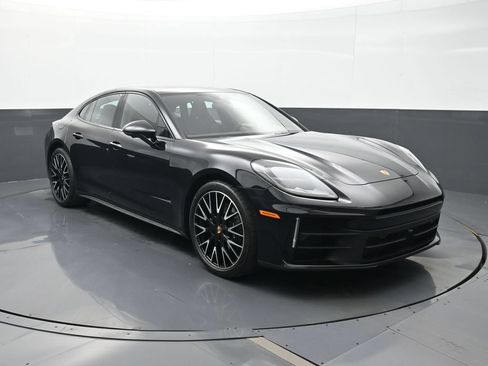 Certified 2025 Porsche Panamera 4 AWD/4WD image 25