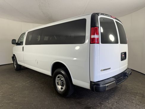 Used 2024 Chevrolet Express 3500 LT w/ LT Preferred Equipment Group RWD image 5