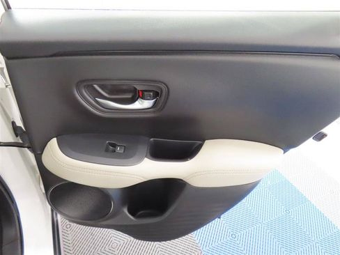 Used 2025 Honda HR-V LX image 30