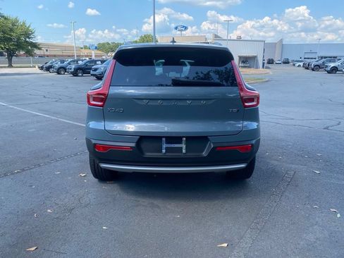 Used 2022 Volvo XC40 T5 Momentum AWD/4WD image 6