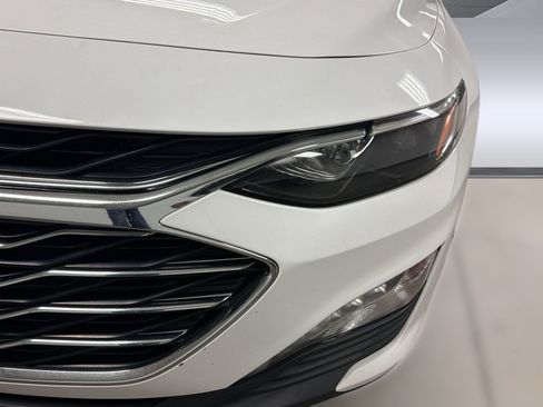 Used 2020 Chevrolet Malibu LT FWD image 11