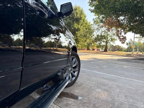 Used 2016 Chevrolet Tahoe LTZ AWD/4WD image 23