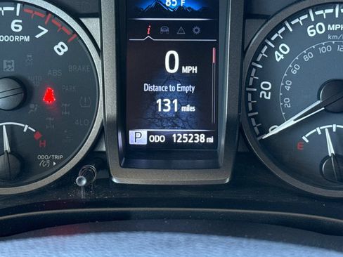 Used 2021 Toyota Tacoma TRD Off-Road w/ Technology Package AWD/4WD image 37
