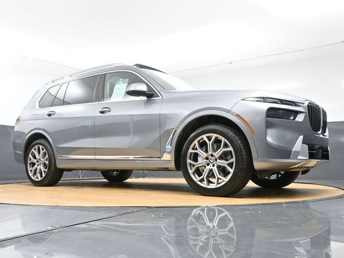 Used 2025 BMW X7 xDrive40i AWD/4WD image 50