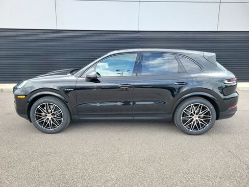 New 2026 Porsche Cayenne E-Hybrid image 2