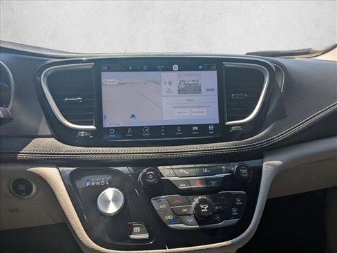 Certified 2024 Chrysler Pacifica Touring-L w/ Uconnect Theater Family Group FWD image 12
