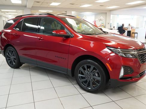 Used 2023 Chevrolet Equinox RS w/ RS Leather Package image 16