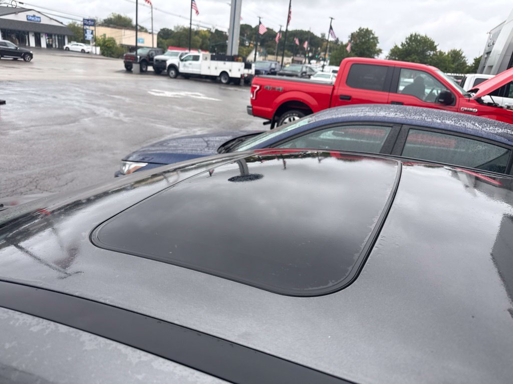 Used 2018 Ford Focus Titanium FWD image 10