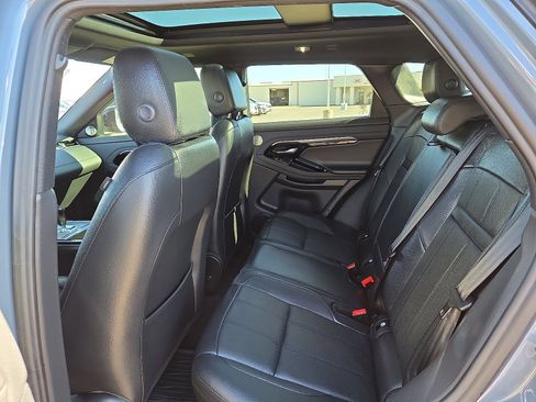 Used 2023 Land Rover Range Rover Evoque SE image 9