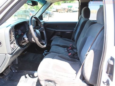 Used 2001 Chevrolet Silverado 2500 LS w/ Off-Road Skid Plate Pkg AWD/4WD image 15