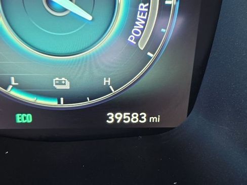 Used 2023 Hyundai Santa Fe SEL Premium image 24