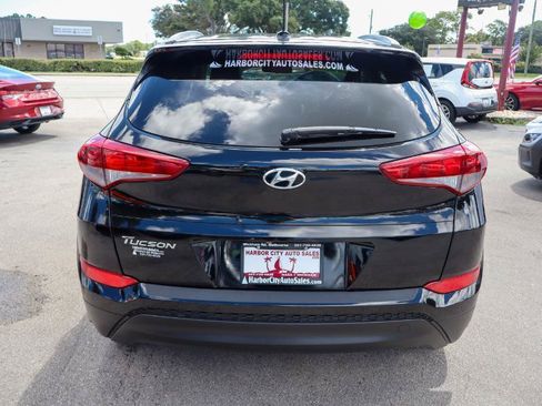 Used 2016 Hyundai Tucson SE w/ Option Group 02 FWD image 4