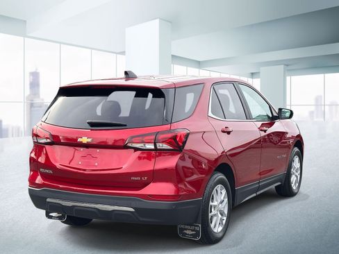 Used 2024 Chevrolet Equinox LT AWD/4WD image 4