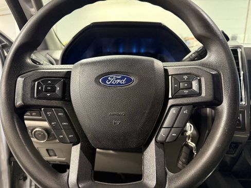 Used 2017 Ford F250 XLT w/ XLT Premium Package AWD/4WD image 11