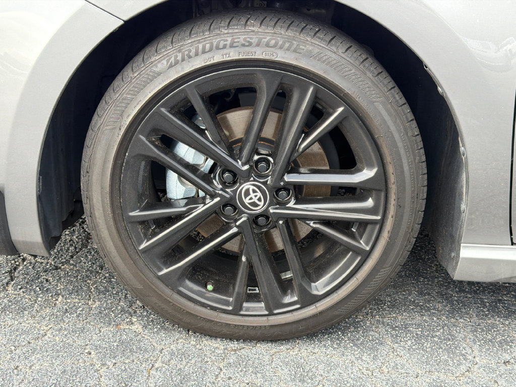 Used 2025 Toyota Camry SE w/ Convenience Package FWD image 14