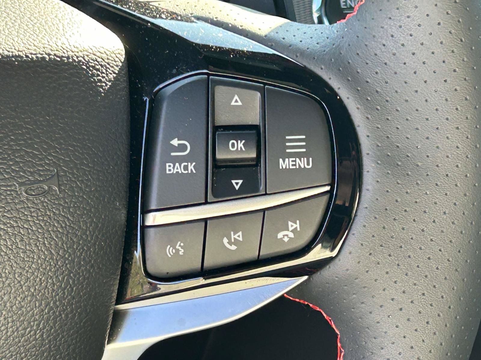 Used 2025 Ford Explorer ST AWD/4WD image 19