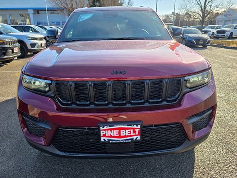 New 2025 Jeep Grand Cherokee Altitude image 7