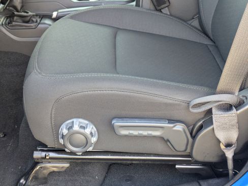 Used 2022 Jeep Wrangler Unlimited Sport image 25