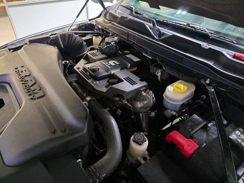 Used 2024 RAM 3500 Tradesman w/ Safety Group image 40