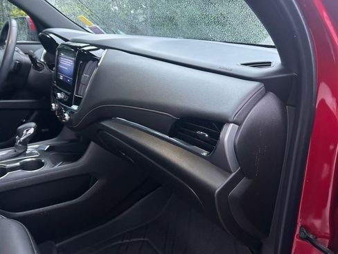 Used 2023 Chevrolet Traverse LT w/ LT Premium Package image 26