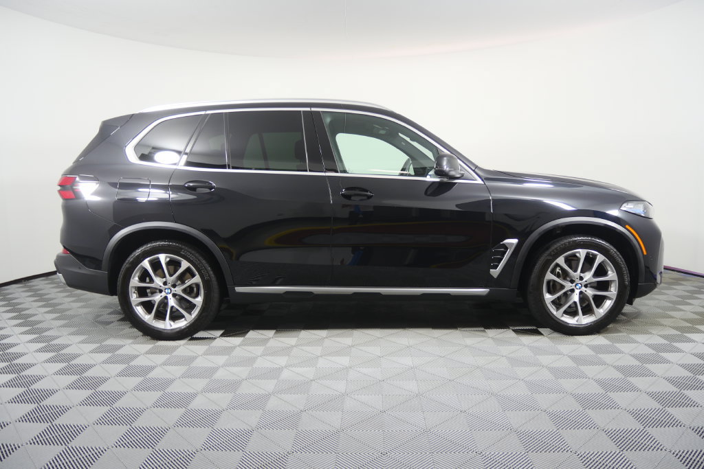 Certified 2026 BMW X5 sDrive40i RWD image 3